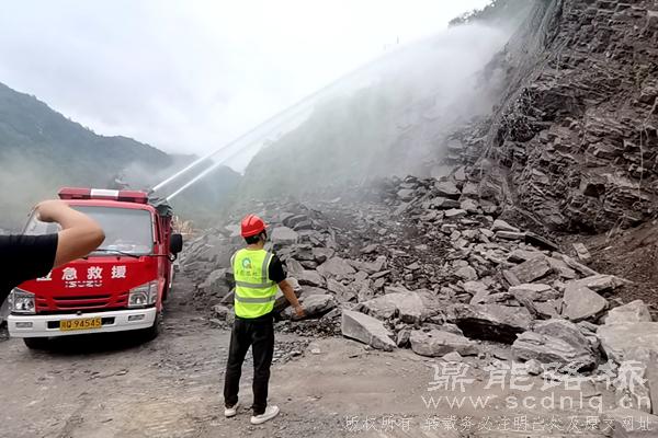 争分夺秒保畅通！鼎能路桥G213和G353复建公...
